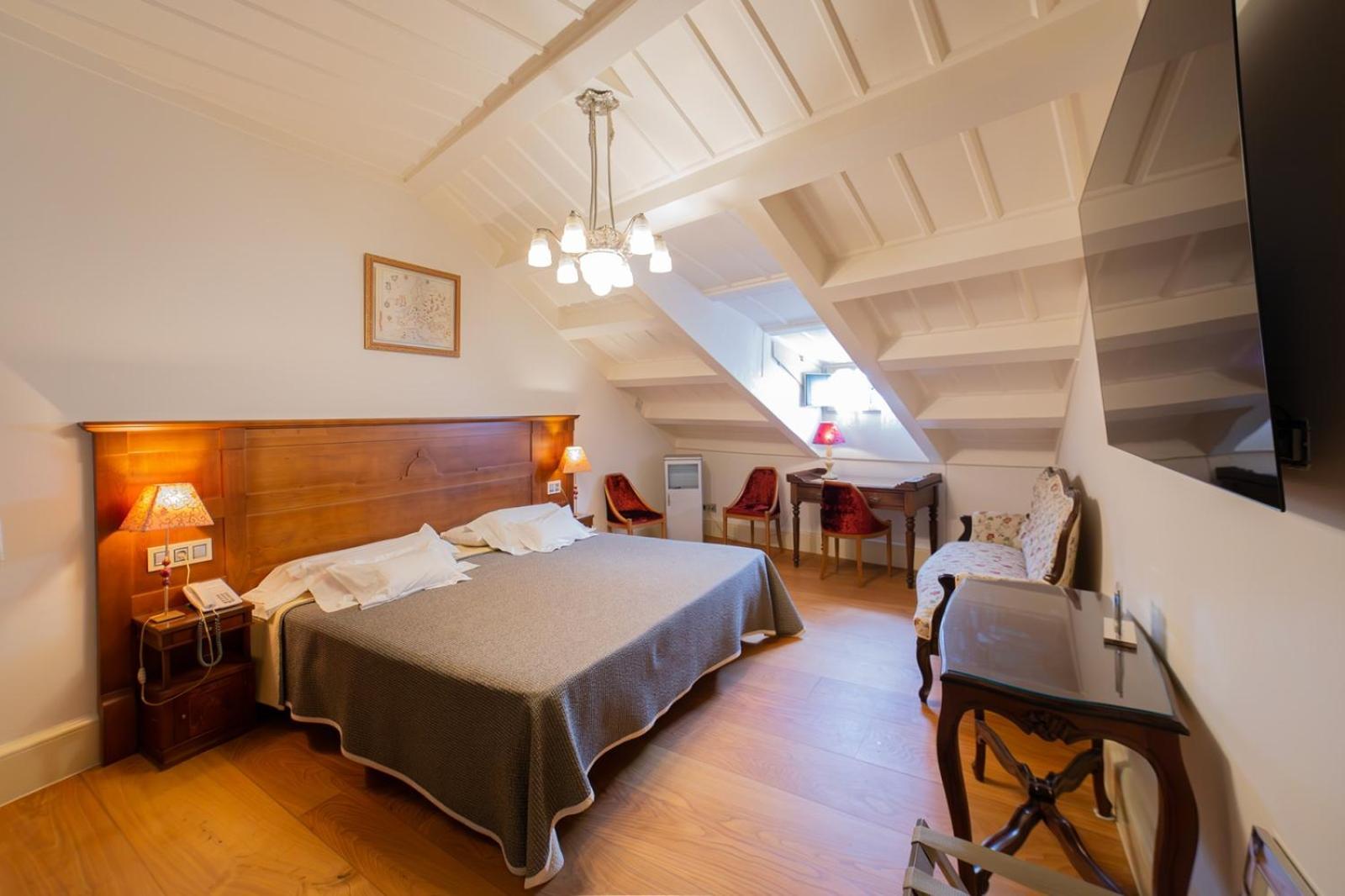 Hotel Monumento Pazo De Orban Lugo Room photo