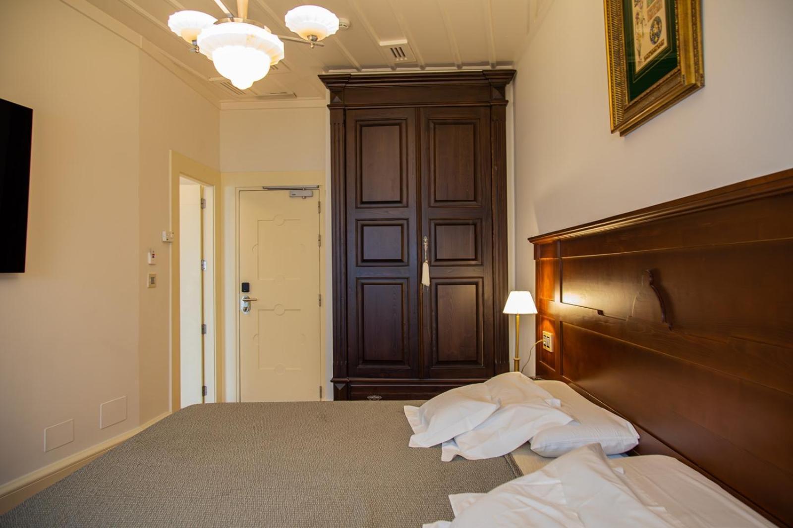 Hotel Monumento Pazo De Orban Lugo Room photo