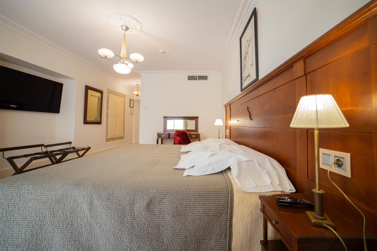 Hotel Monumento Pazo De Orban Lugo Room photo